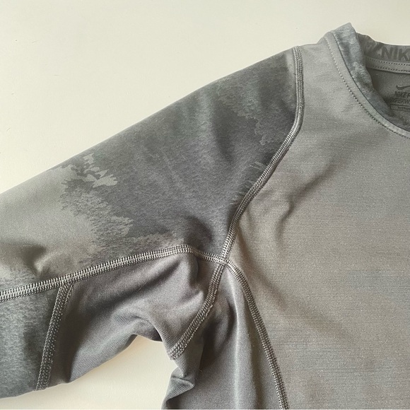 NIKE Pro Hyperwarm Long-Sleeve Shirt - Men's Fitted Size Medium - Picture 13 of 15